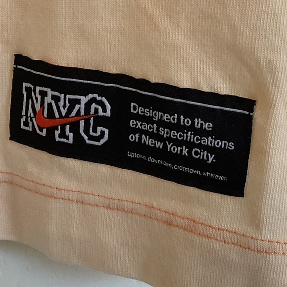 Mens Small NWT Nike Sportswear Shirt NYC New York Basketball Orange CZ9016-071 - Picture 3 of 7